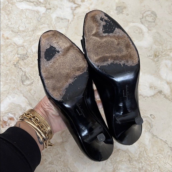 Salvatore Ferragamo Vara Bow Classic Leather Heels Pumps - Picture 10 of 12